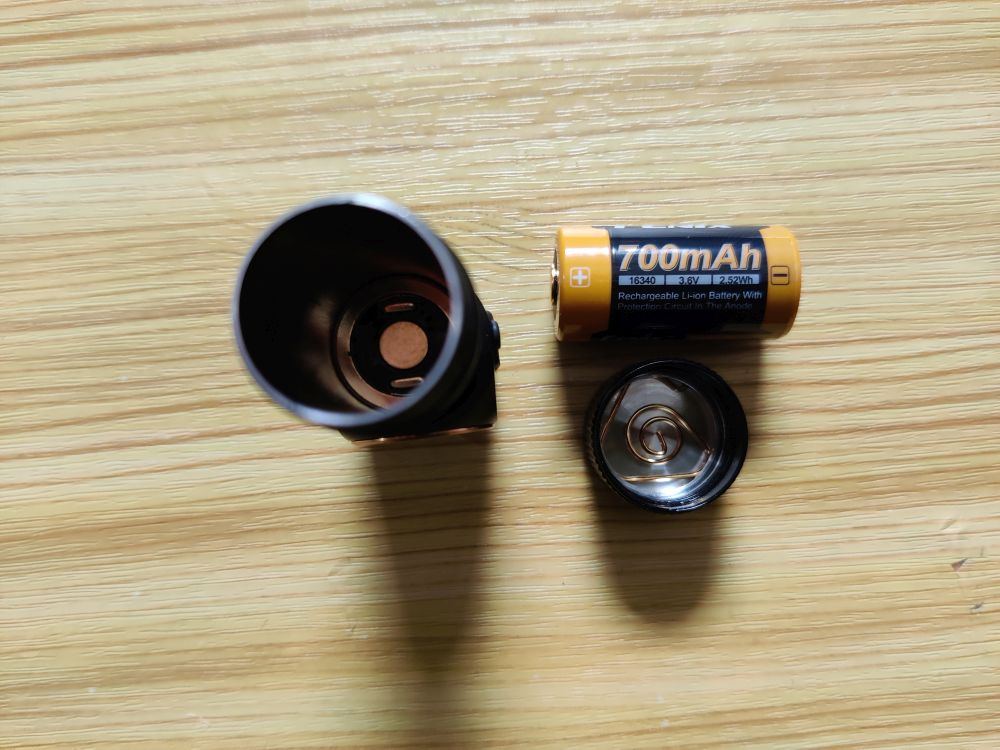 Charger hm50. Fenix hm50r v2. фонарик налобный феникс hp30r. фонарь fenix hm50r v 2. фонарь fenix hm50r v 2.