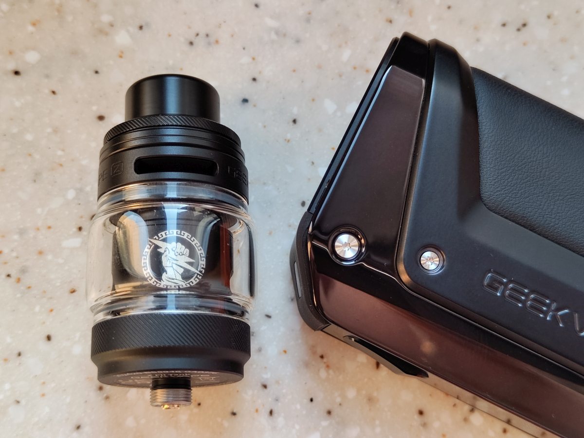 obzor-geekvape-aegis-legend-3-kit-review